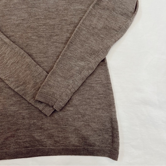 Charlotte Brody Perfect Crewneck Cashmere Sweater - Picture 5 of 11